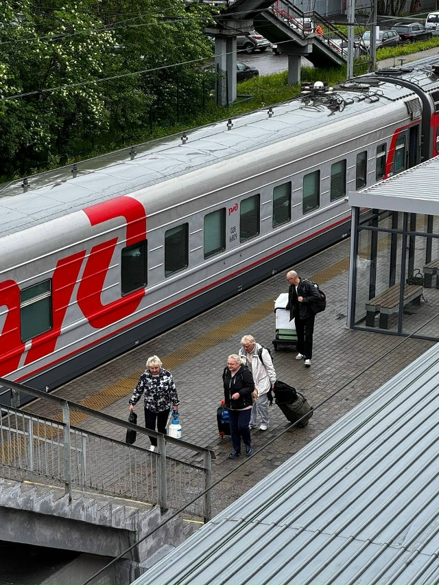 С 1 декабря 2025 года билеты на поезда подорожают на 11,4%
С...