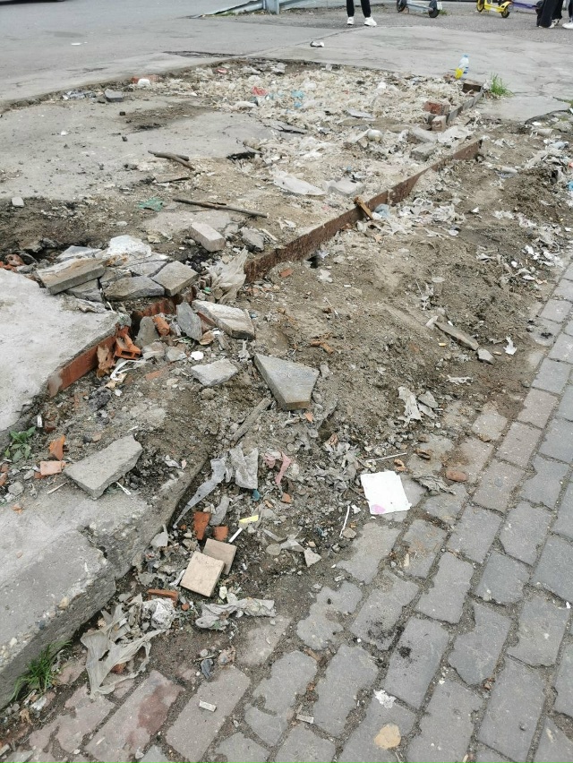 «Красота» после сноса палаток у ж/д станции Кучино
«С...