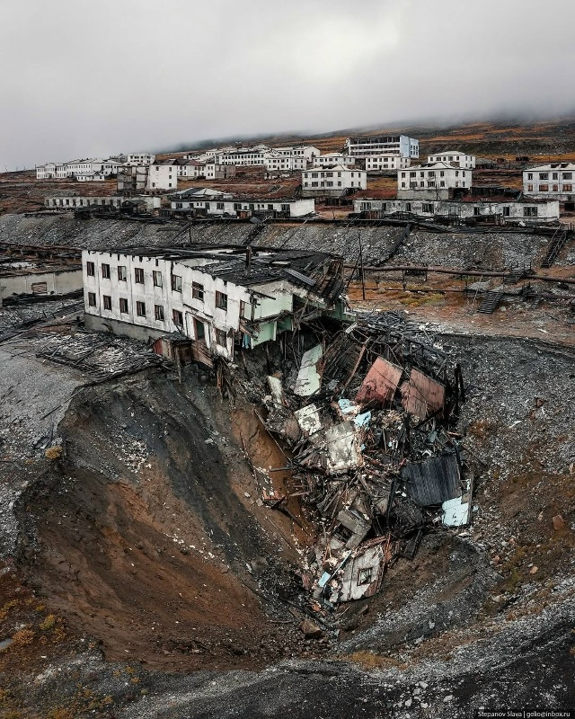 Baлькyмeй — зaбpoшeнный пocёлoк нa Чyкoткe.
Oбpaзoвaн кaк paбoчee ...