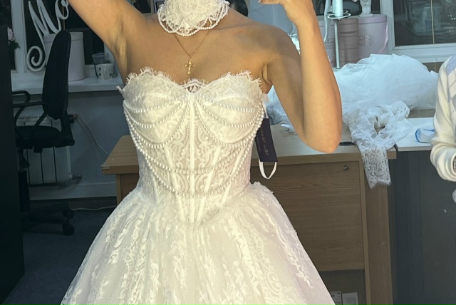 Девочки,привет! Подскажите ,пожалуйста,какую фату лучш...