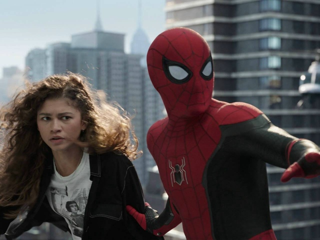 На Камчатке школам запретили одеваться в зарубежных п?...