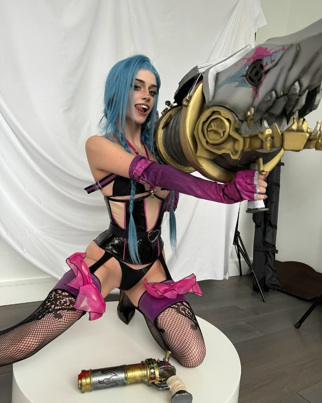 Косплей на Джинкс из Лиги Легенд и Аркейн от sooogsx