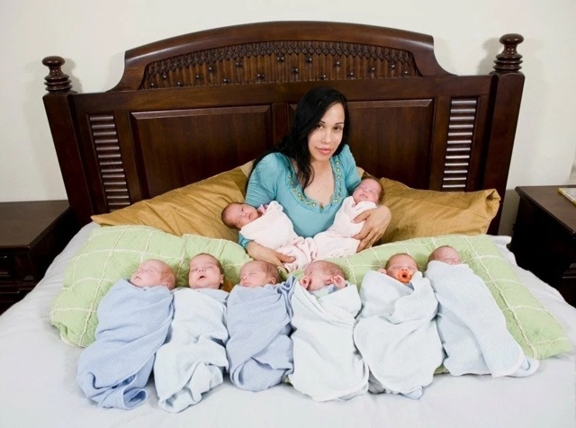 Натали Сулеман прославилась тем, что в 2009 году родила в...