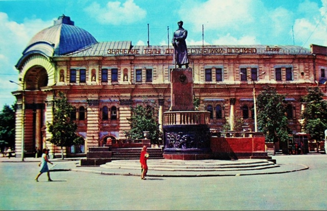 Тула
1) Улица Фридриха Энгельса
1960-1970 г
2) Фабрика-кухня...