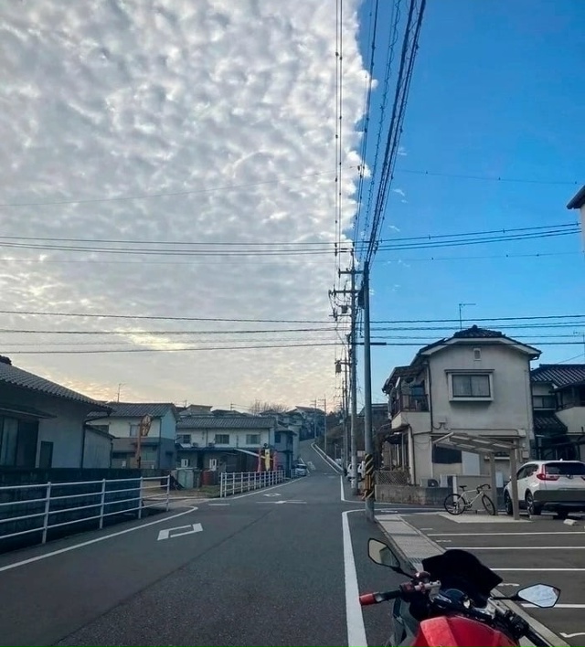 Удивительное природное явление как будто слева не опл?...