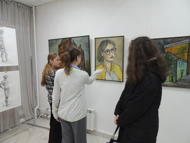 В протвинском выставочном центре продолжается выстав?...