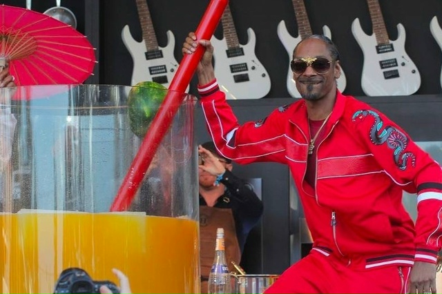 Американский рэпер Snoop Dogg установил рекорд, приготовив...