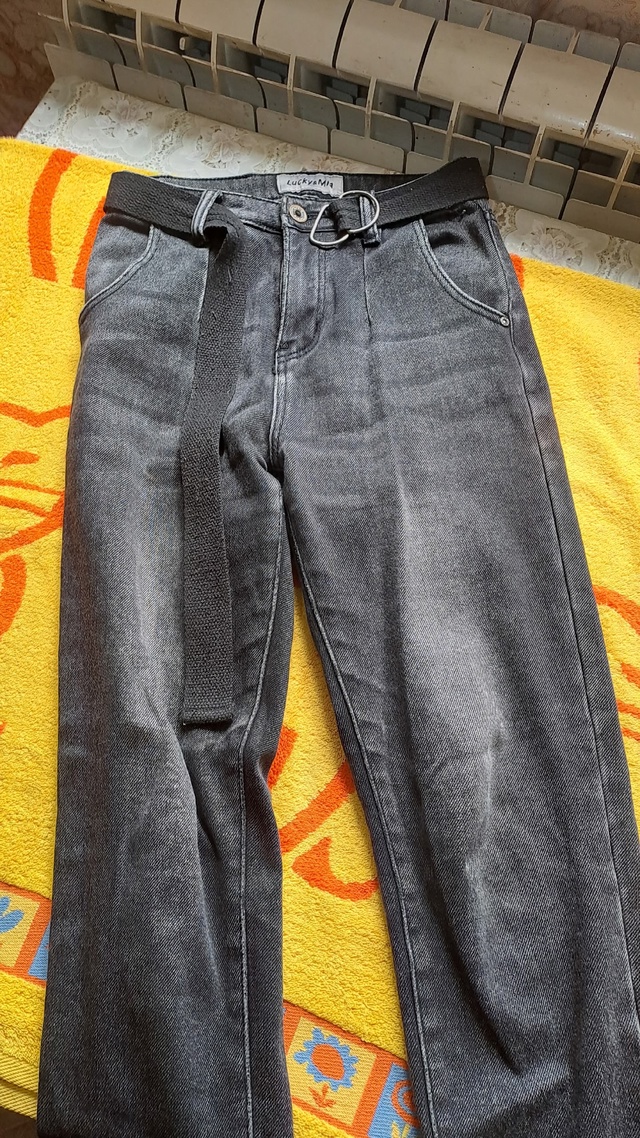 1. Отдам пакет вещей, 42-44 размер
2. Отдам пакет школьных ?...