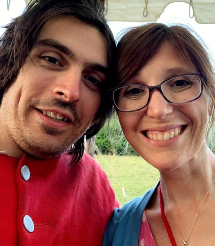 💔 Высшая форма любви выглядит так: парень продал свою детскую коллекцию покемонов, чтобы оплатить св