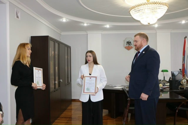 Глава города Орска Артём Воробьёв поздравил Студию Дв?...