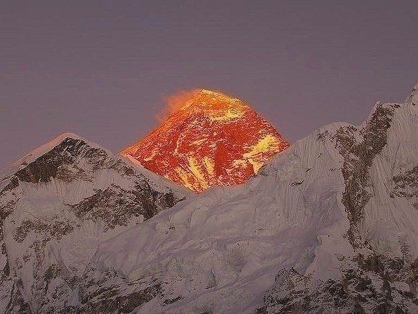 Так выглядит закат на Эвересте.