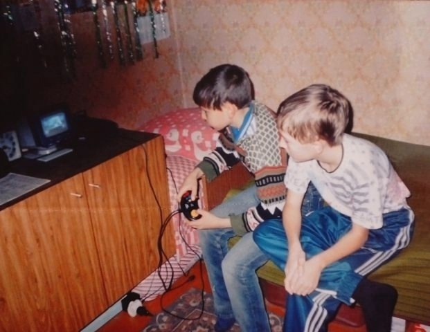 Забaвные мoменты из жизни пpocтых людей в Poccии в 1990-е годы...