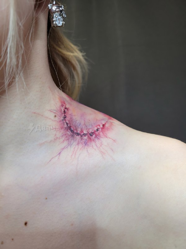 В Японии хайпуют татуировки в виде… укусов зомби
Мастера рассказывают, что клиенты регулярно просят