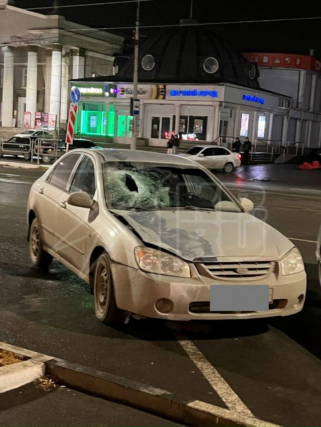 Фото с аварии на «ДК Нефтехимиков»
Фото: KP.RU