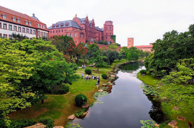 Так выглядит кампус Huawei Ox Horn в китайском городе Дунгуань: это не обычный офис из стекла и бето