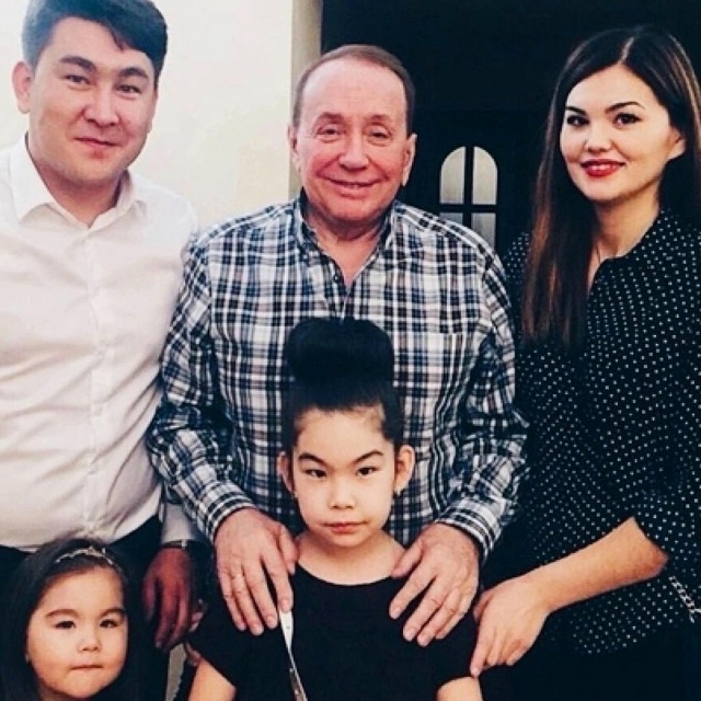 Верила в успех мужа и родила ему троих детей😅 Как выг?...