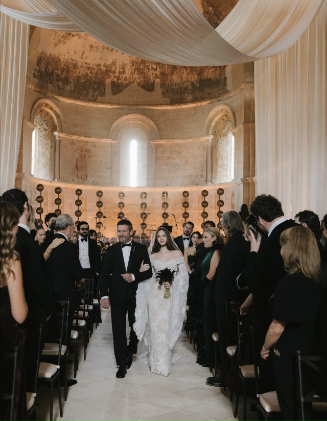 Свадебный образ Стеллы Бандерас 🤍
Давайте рассмотри?...