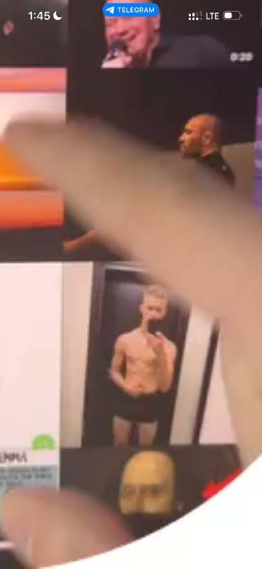 Интересные фотки бате шлет. Гораздо занятнее зачем он их шлет.
Об этом в следующем посте. А пока на