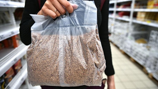 Микропластик на кухне: врачи бьют тревогу
Вода из плас...