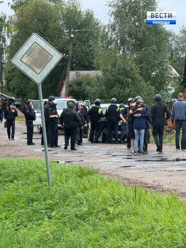 ⚡⚡Коношанин взял в плен родных и открыл стрельбу по п?...