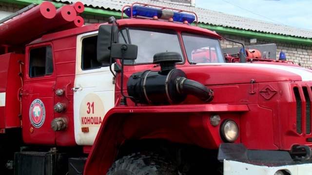 ⚡️Сегодня ночью в Коноше на Первомайке сгорел автомо?...