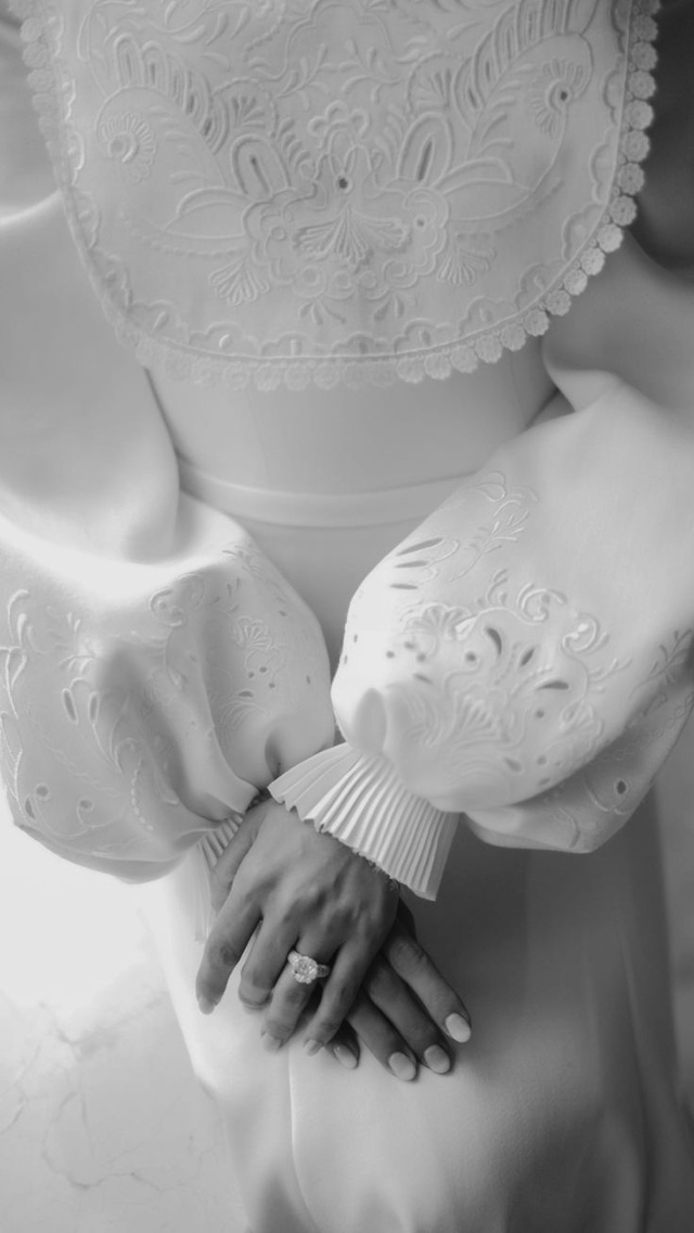 Детали 👰🥰
Примерили бы платье такого формата?
#плат?...