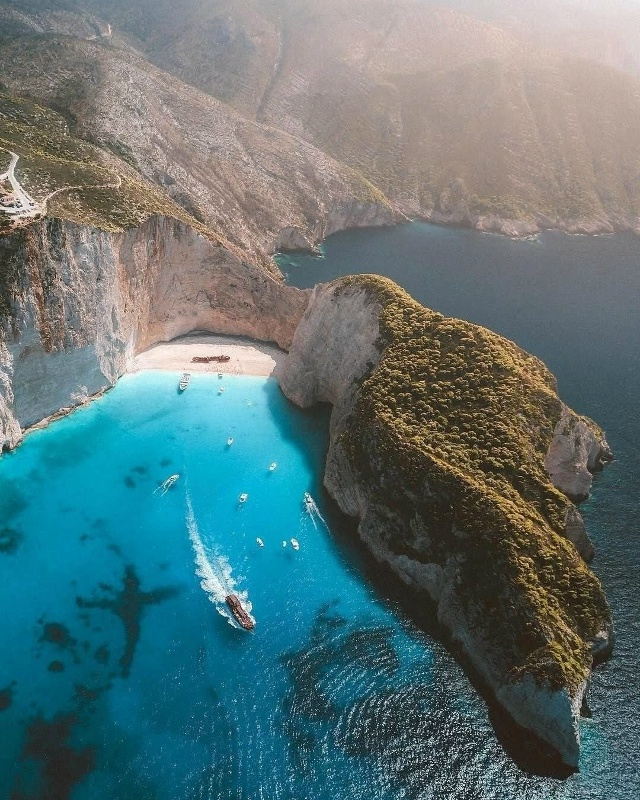 🌍 Бухта Навагио — одна из самых узнаваемых визитных к...