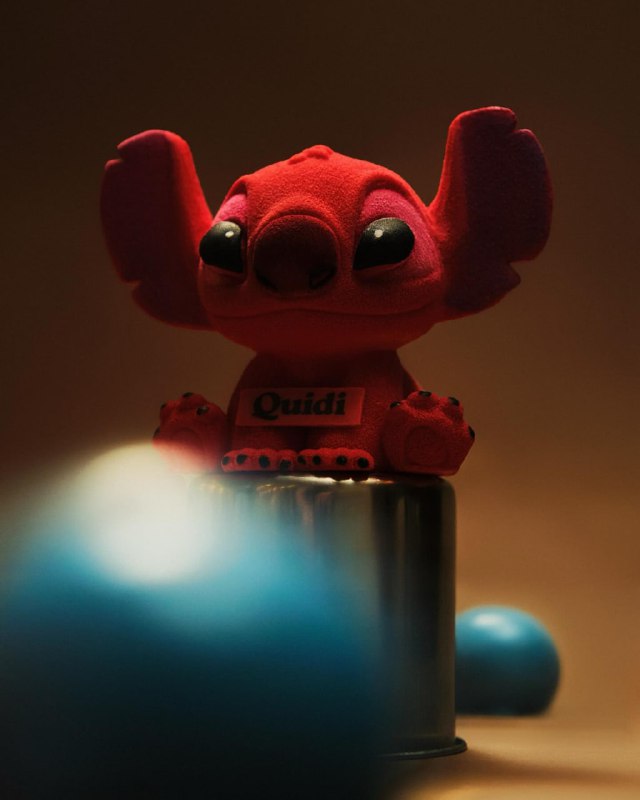 Вааау, московская кондитерская дропнула десерт в виде Стича! Внутри — шоколадный бисквит, молочный