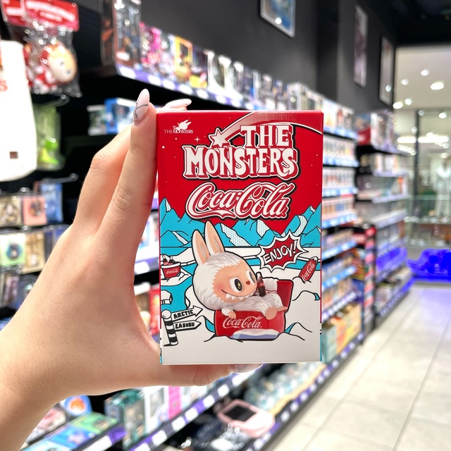 🥤LABUBU × COCA-COLA уже в XI MEDIA!🥤
Два культовых бренда создал...