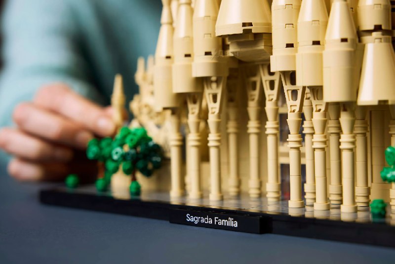 LEGO представила самый большой набор в своей истории — храм Саграда Фамилия в Барселоне
Выпуск приу