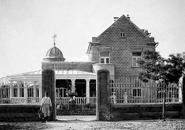 Евпатория 1910-17 – Дача нотариуса Коптева «Петушок». 1951 ?...