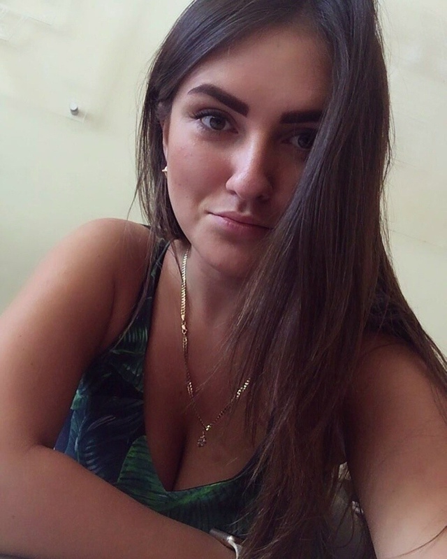 Ищу взрослого мужчину. На богатство и внешность не смо?...