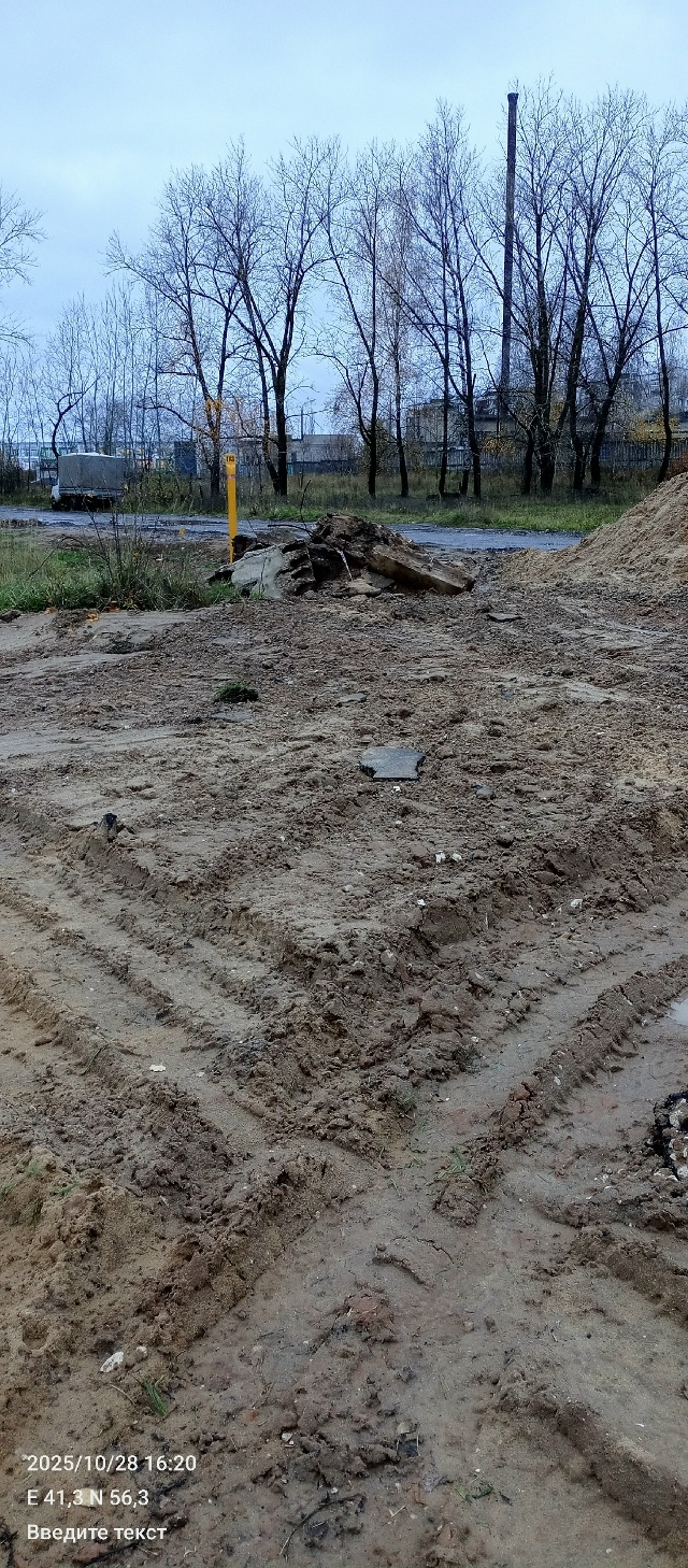 Вот такое безобразие творится недалеко от швейной фаб?...