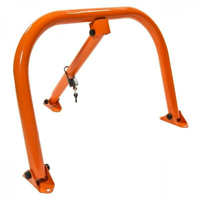 Мадам поставила такую штуку у помойки. А что так можно ?...