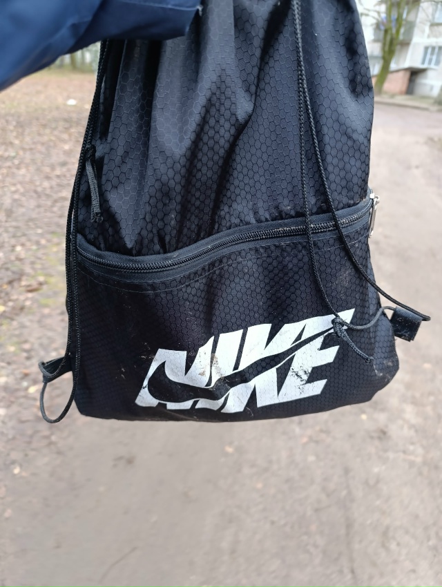 Фото 1. Найдена карта, на парковке Молодёжная 6, пишите в...