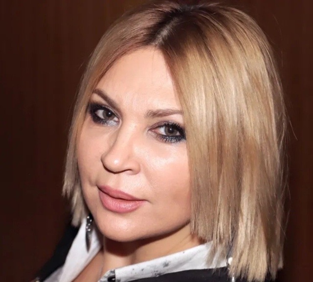 Маленькое чудо на сцене! Ая из «Города 312» впервые посл?...