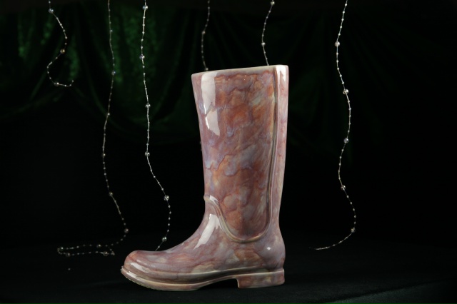 Вазы сапоги мастерской NoName Ceramics.