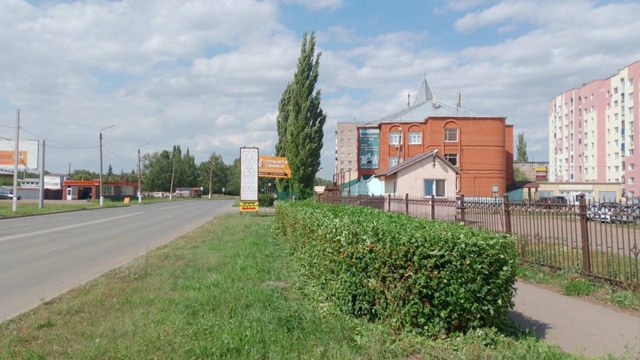 В Салавате полным ходом идет стрижка кустарников🌳 Р?...