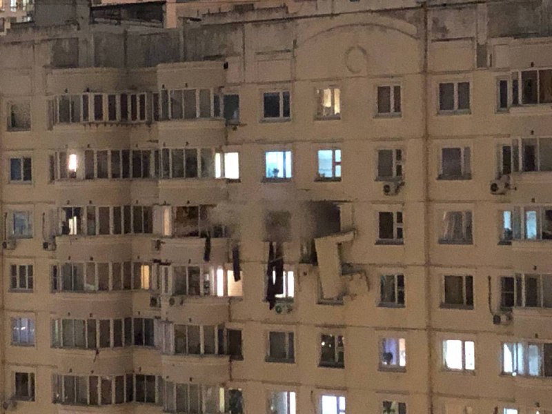 💥 Мощный взрыв прогремел в панельке в Южном Бутово на улице Кадырова
Выбило стену на 15 этаже, она