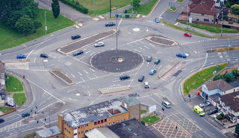 Перед вами самая запутанная и сложная развязка в мире — «Волшебная карусель»
Она находится в англий