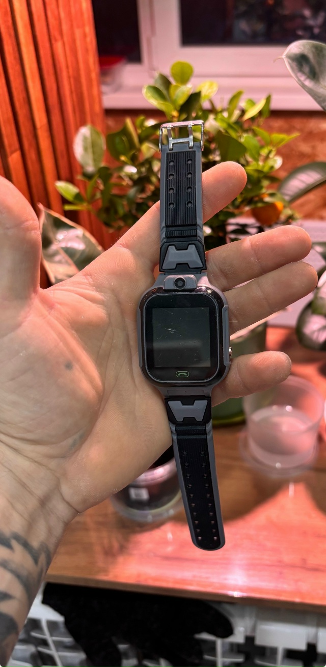 Найдены часы, во дворе Державина 36!
Обращаться в личку.