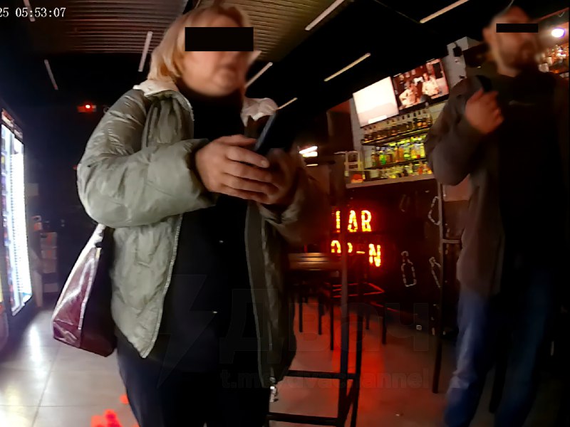 😶😶😶😶В Новосибирске 30-летнего скуфа выгнали из бара за приставания к тянке — он не придумал ничего у