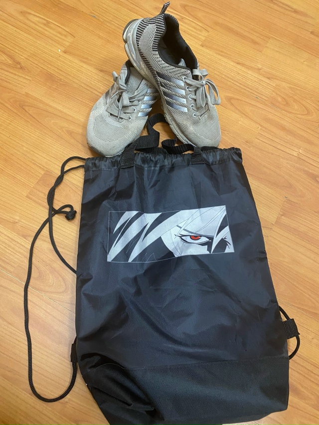 В ДК Железнодорожник оставлена обувь. Владельца прось?...