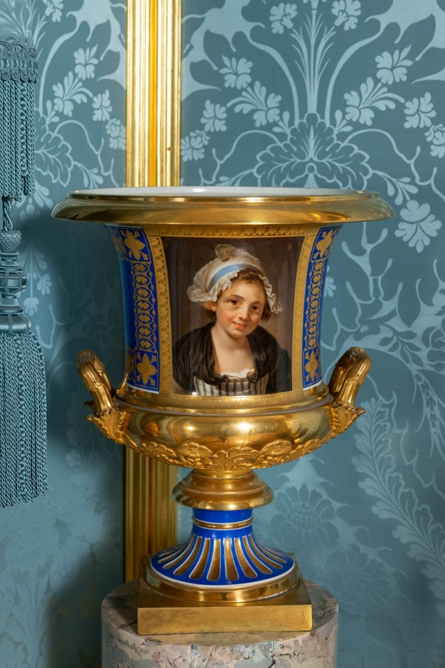 Весенняя палитра Большого петергофского дворца🪻