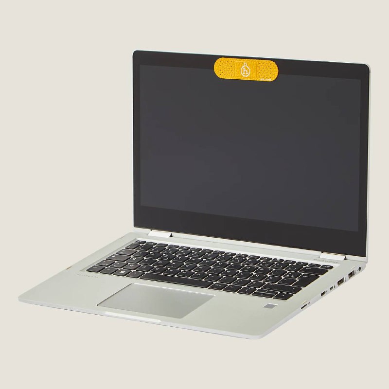 Пластыри за 15 тысяч рублей начал продавать Hermes.
Модный дом на полном серьезе предлагает исполь