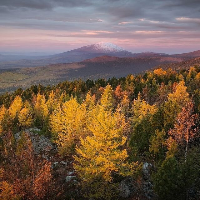 Рассвет на Косьвинском Камне.
📸Пётр Козлов