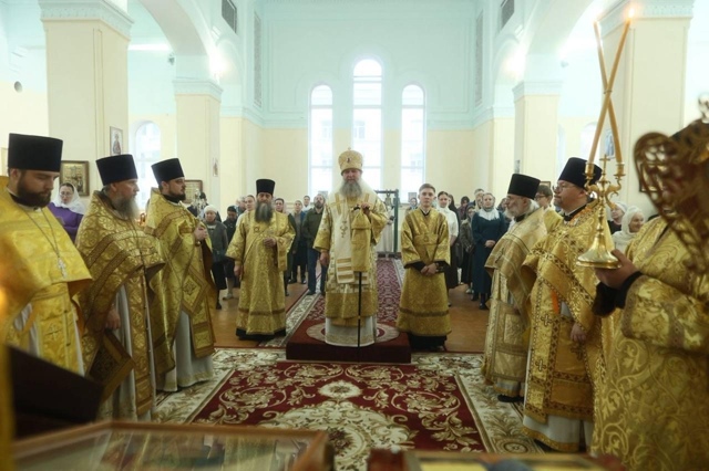 Открыли храм в бывшем спортзале педуниверситета.
В зд?...