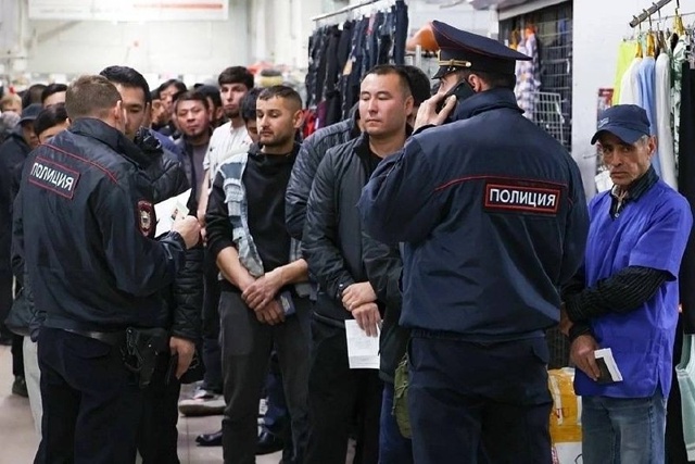 Семьи мигрантов-преступников хотят депортировать из Р...