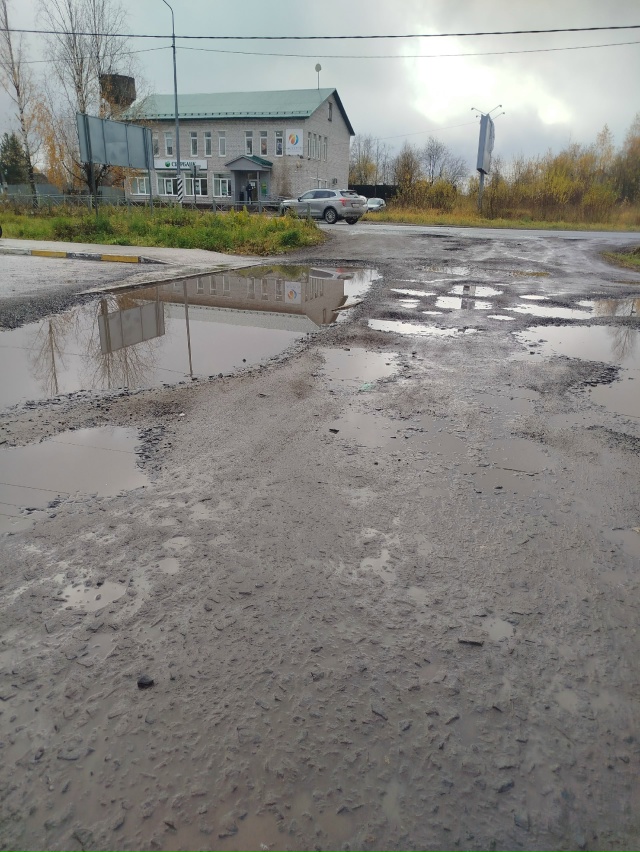 Почему Денисов не грейдерует дороги,
Космонавтов, Мол?...
