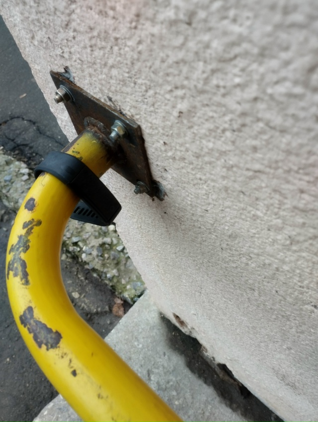 Чья потеря ? ЛК 53 , первый подъезд .